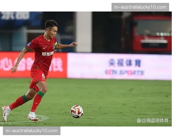 河南队王上源攻防两端全覆盖 中场屏障作用保障防守稳固