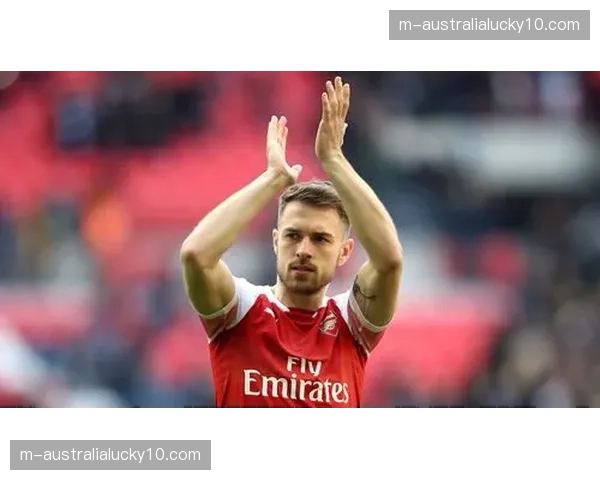 枪手西班牙国脚梅里诺踝足损伤,术后骨骼愈合期需三至五月 枪手西班牙国脚梅里诺踝足损伤,术后骨骼愈合期需三至五月